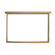 Cadre premium en pin maritime pour corps de ruche Dadant, percé horizontalement.