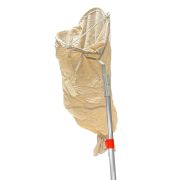 Cueille-essaim avec une perche télescopique